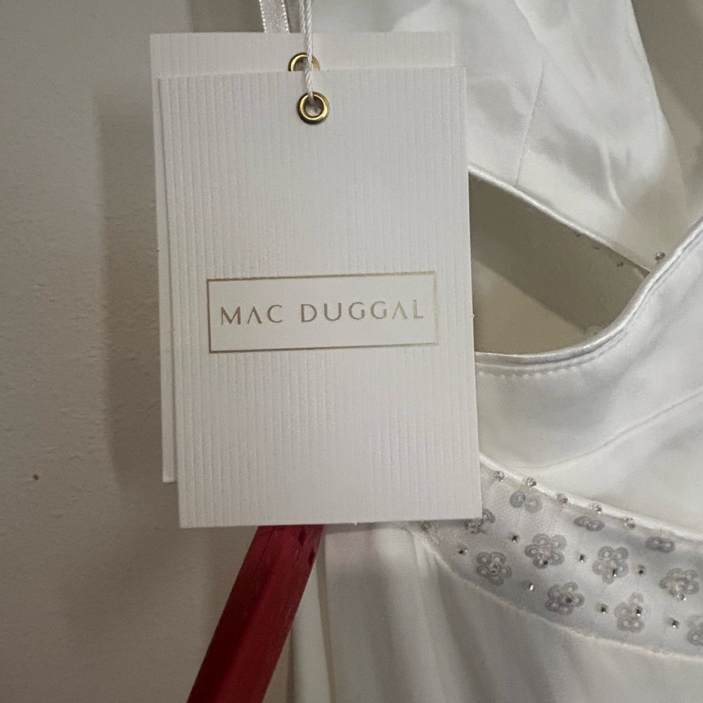 NWT Mac Duggal White Sequined Criss Cross Bodice Gown - Picture 7 of 8